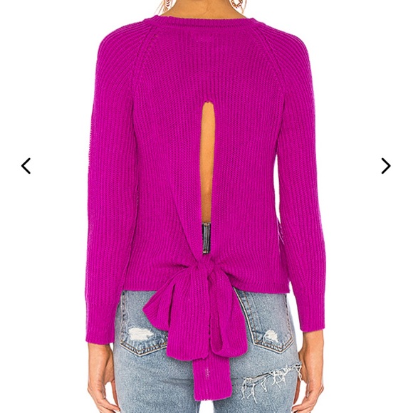 Lovers + Friends Tops - Lovers + friends crew neck magenta bow sweater
